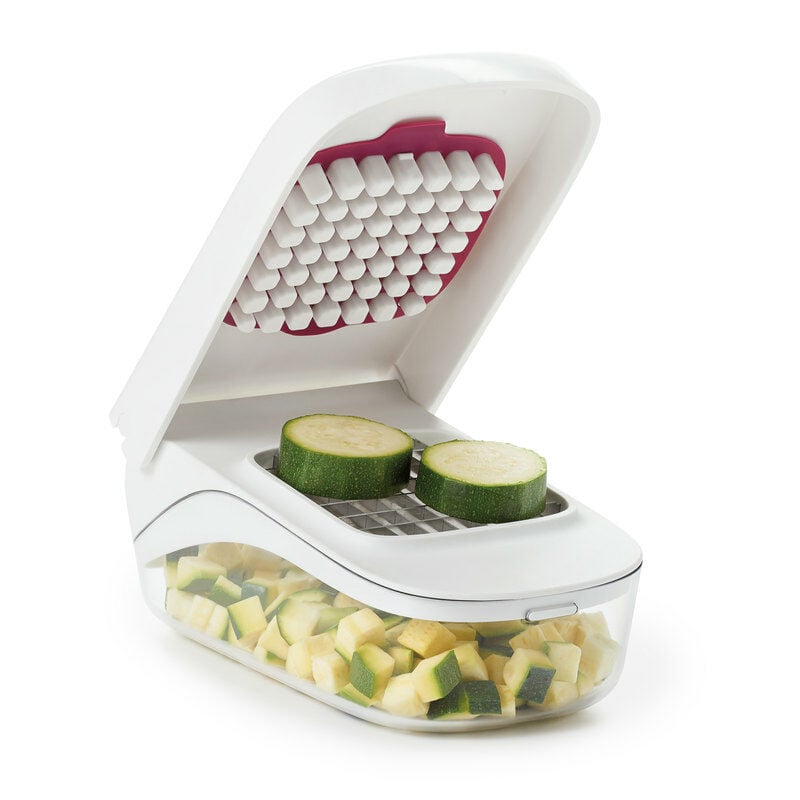 vegetable-chopper-with-easy-pour-opening-w5 onion_5.jpg