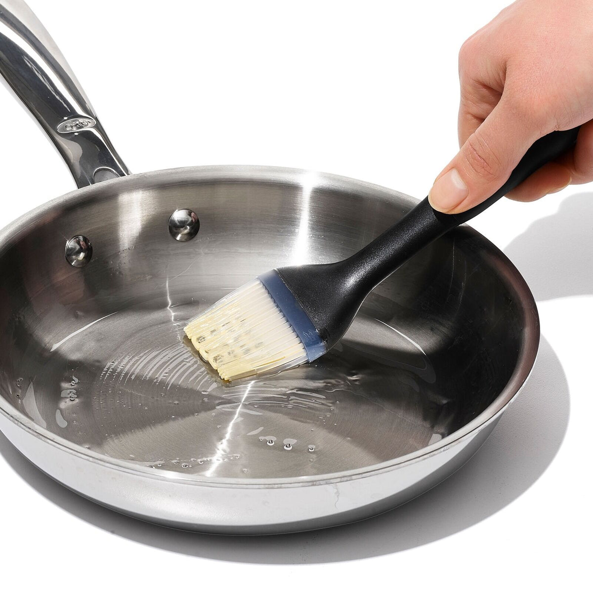 oxo-good-grips-silicone-pastry-brush-l3 1071062v1_detailed_product_view_2.jpeg