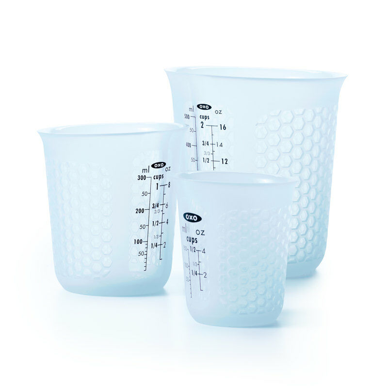 3-piece-squeeze-and-pour-silicone-measuring-cup-set-g9 11172700_measuring_set_2.jpg