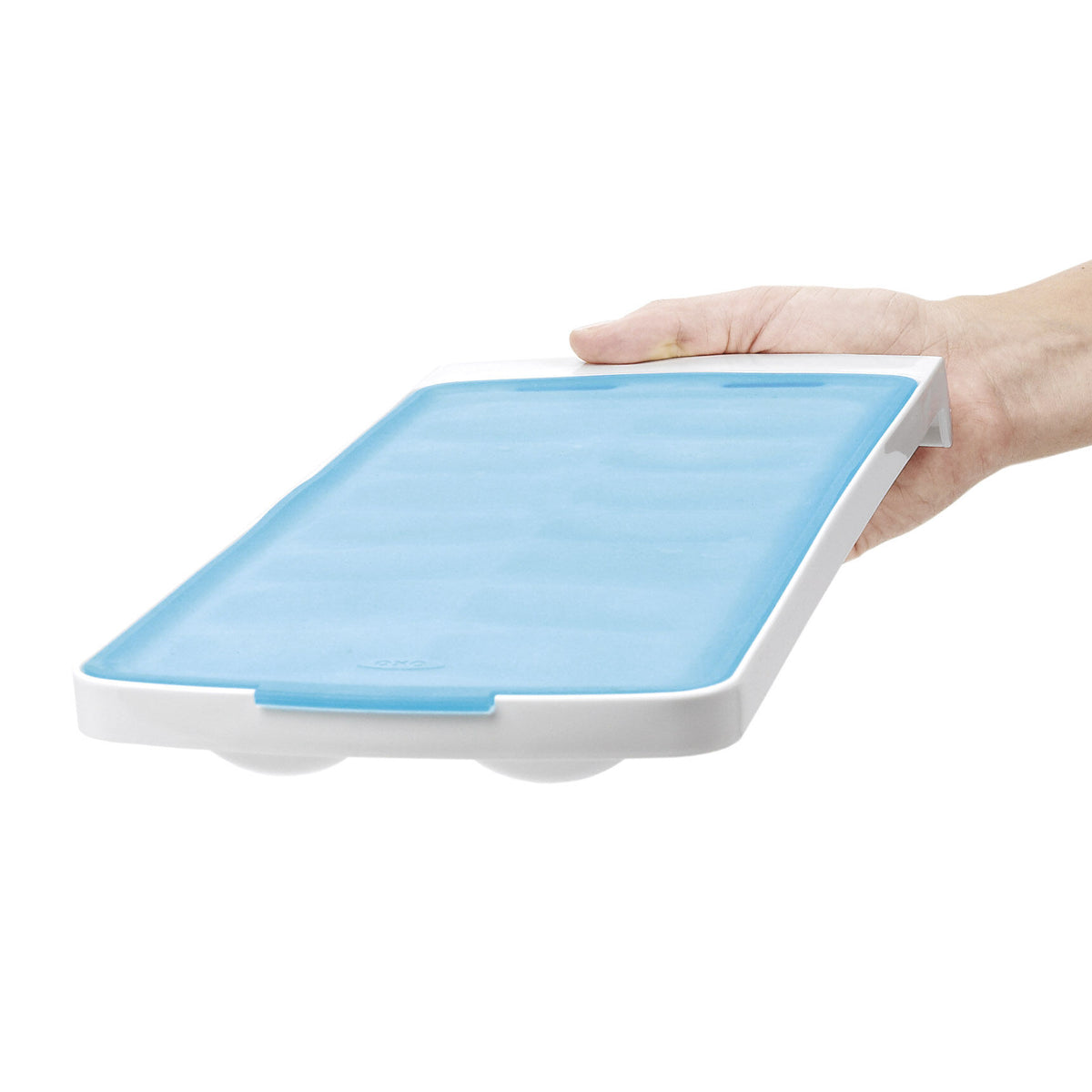 no-spill-ice-cube-tray-d0 1132080_3_no-spill_ice_cube_tray.jpg