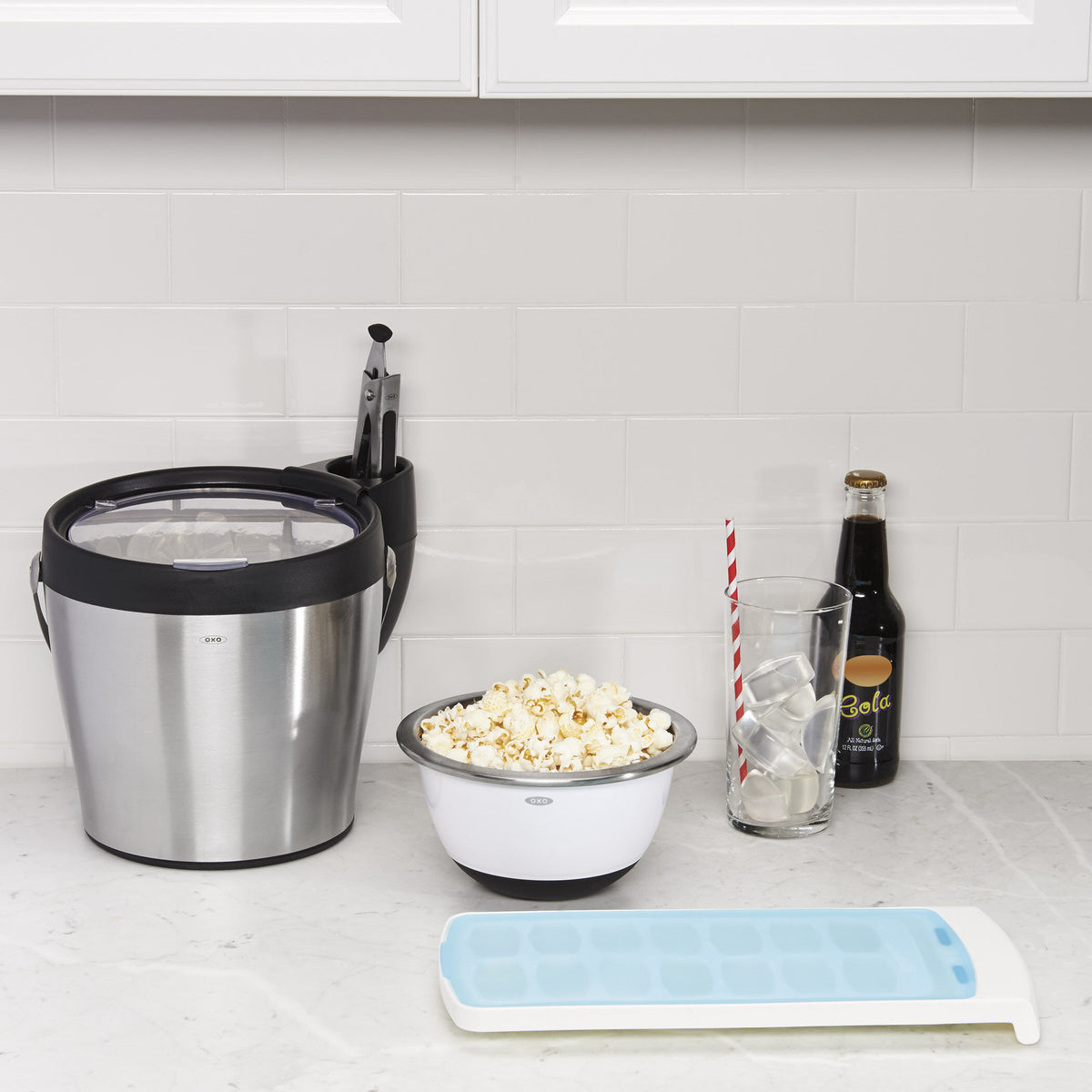 no-spill-ice-cube-tray-d0 1132080_6_no-spill_ice_cube_tray.jpg