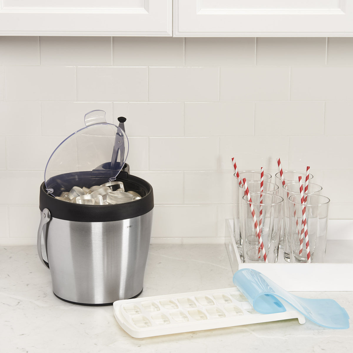 no-spill-ice-cube-tray-d0 1132080_8_no-spill_ice_cube_tray.jpg