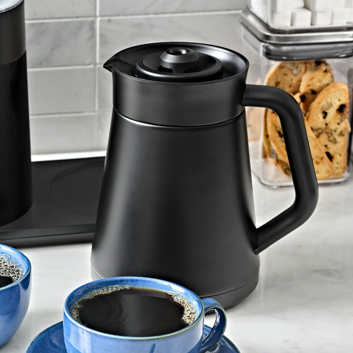 replacement-carafe-for-9-cup-coffee-maker-matte-black-z4 brew_8725100_9-cup-coffee-maker-black-carafe_pdp_02_1_.jpeg