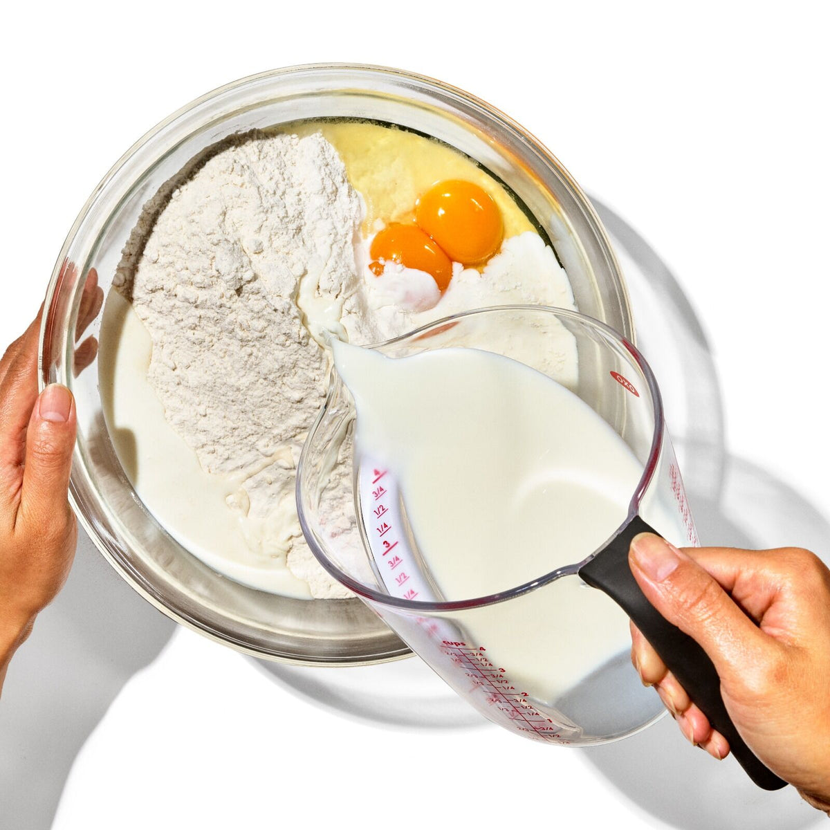 4-cup-angled-measuring-cup-s7 gg_1050030v6_4cupangledmeasuringcup_pdp_04.jpg