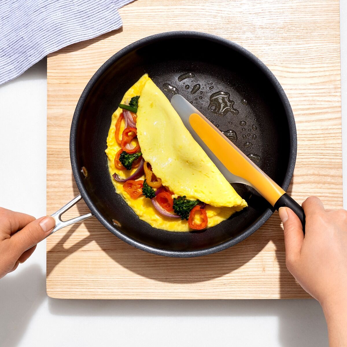 small-flip-and-fold-omelet-turner-t2 gg_11140800_4.jpg
