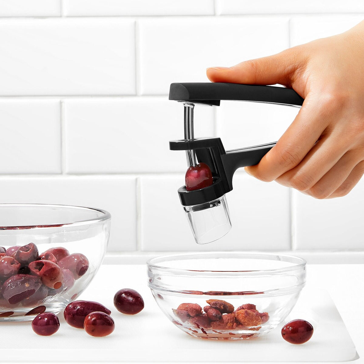 cherry-and-olive-pitter-black-v5 gg_11316300_8a.jpg