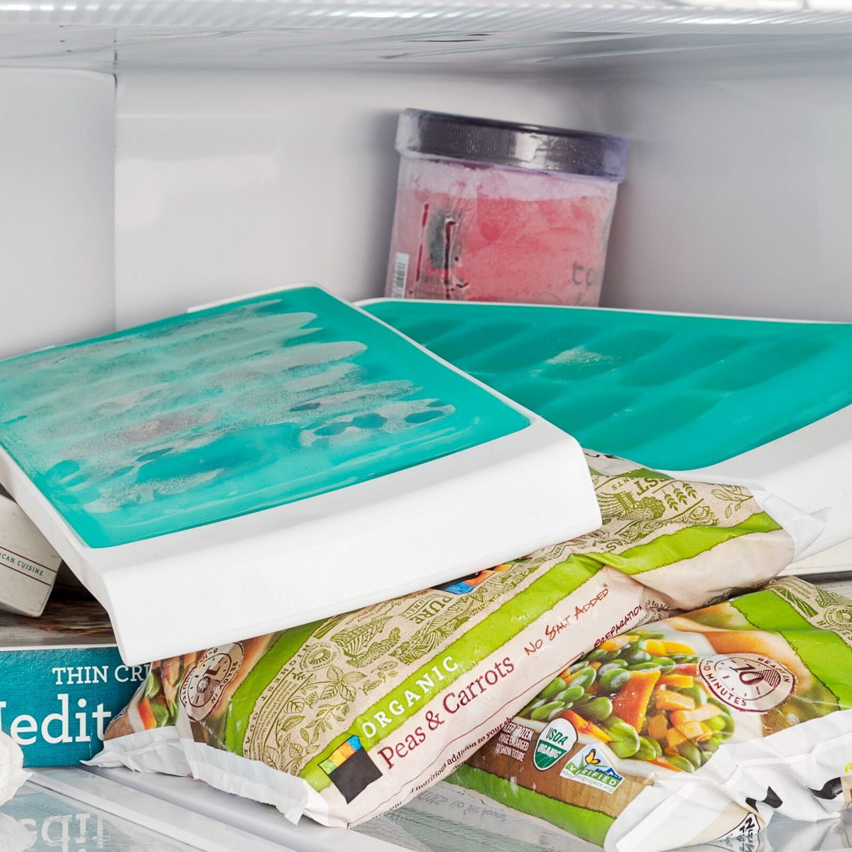 no-spill-ice-cube-tray-2-pack-e0 gg_11362000_nospillicecubetray2pk_pdp_02.jpg
