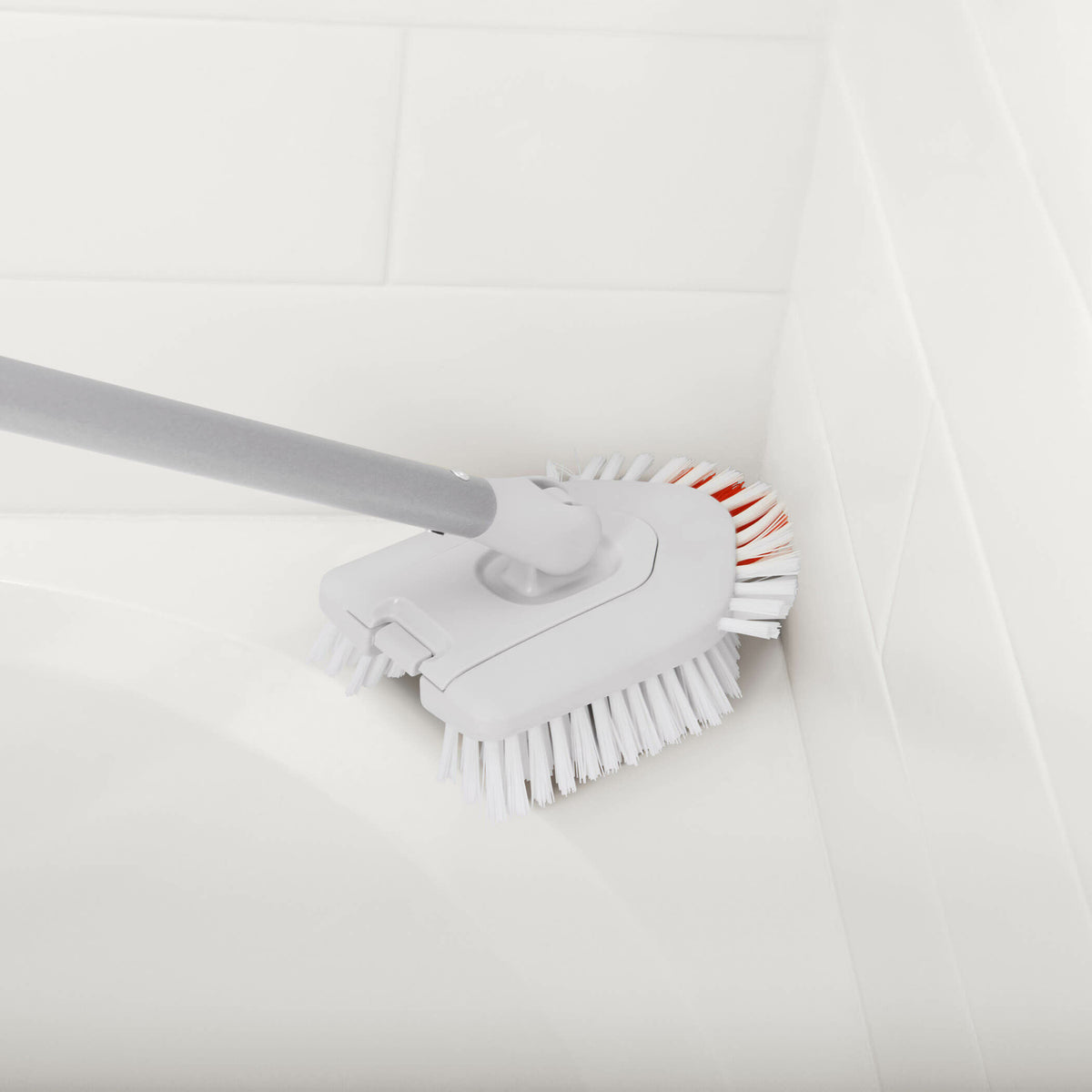 extendable-tub-and-tile-brush-y1 gg_12166000_6_1_.jpg
