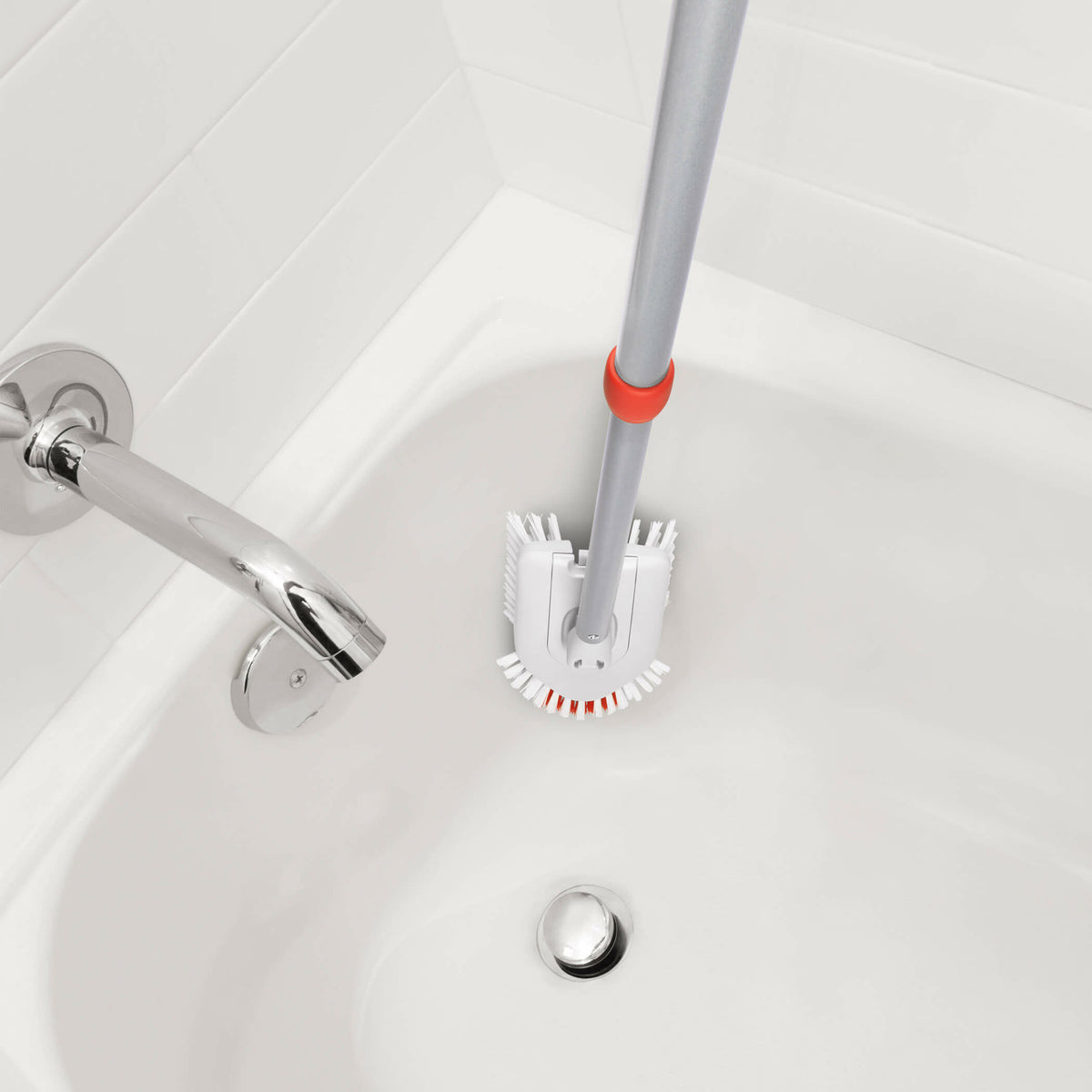 extendable-tub-and-tile-brush-y1 gg_12166000_8_1_.jpg