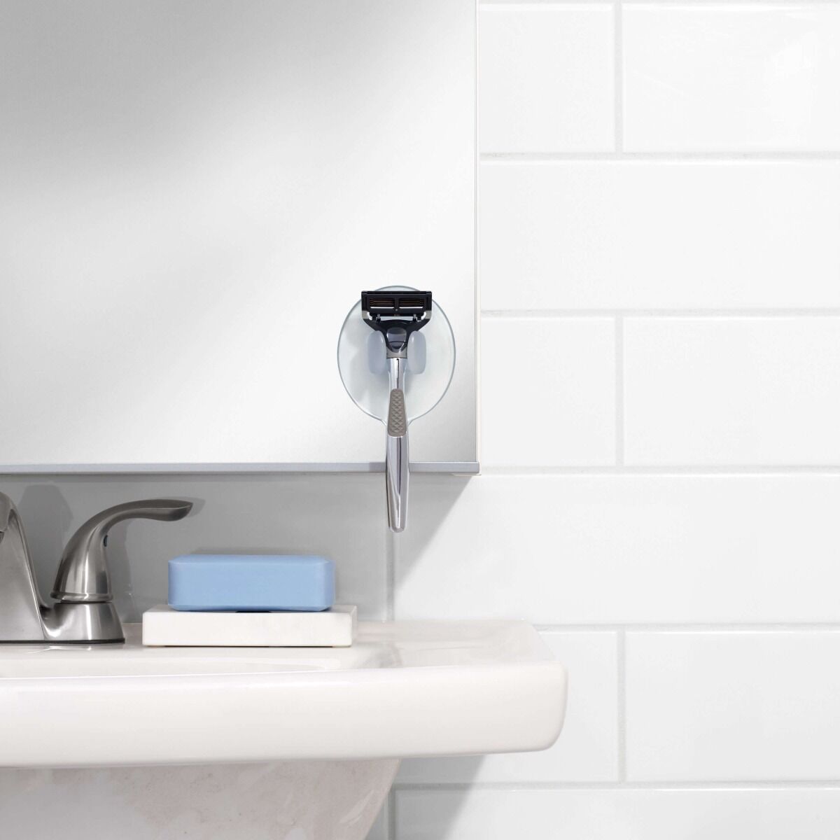 suction-razor-holder-t3 gg_1377400_9c_1_.jpg
