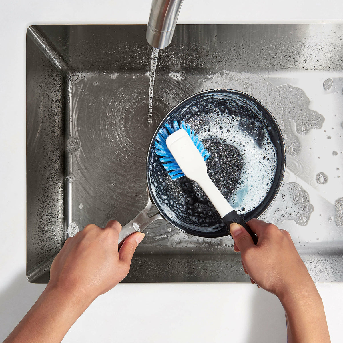 dish-brush-with-scraper-y0 gg_21691_4_1_.jpg