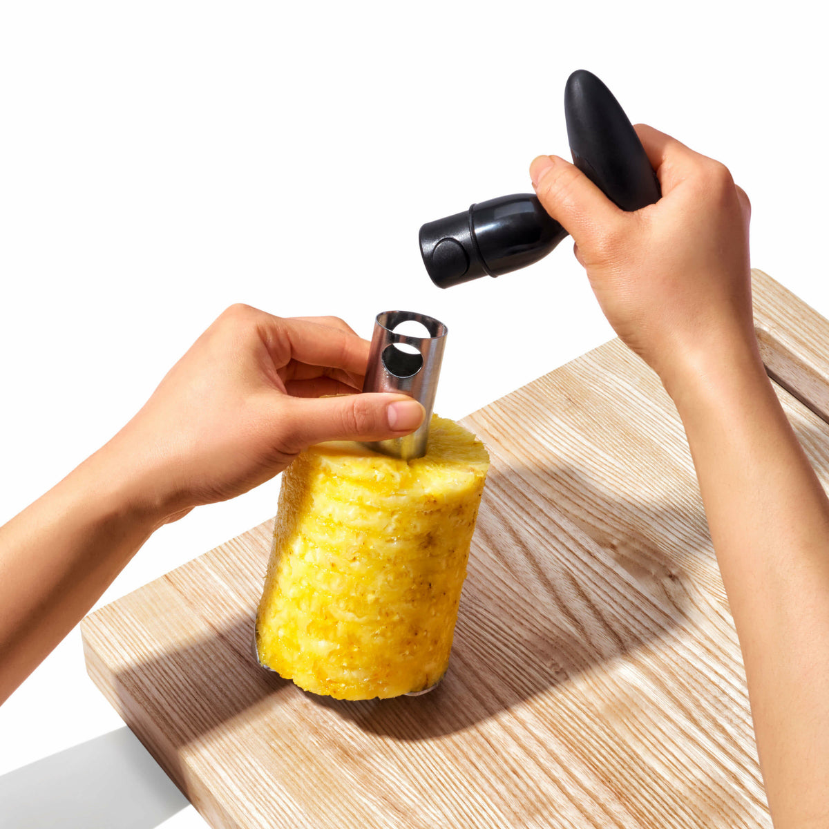 stainless-steel-pineapple-slicer-x4 gg_3108300_4d_1_.jpg