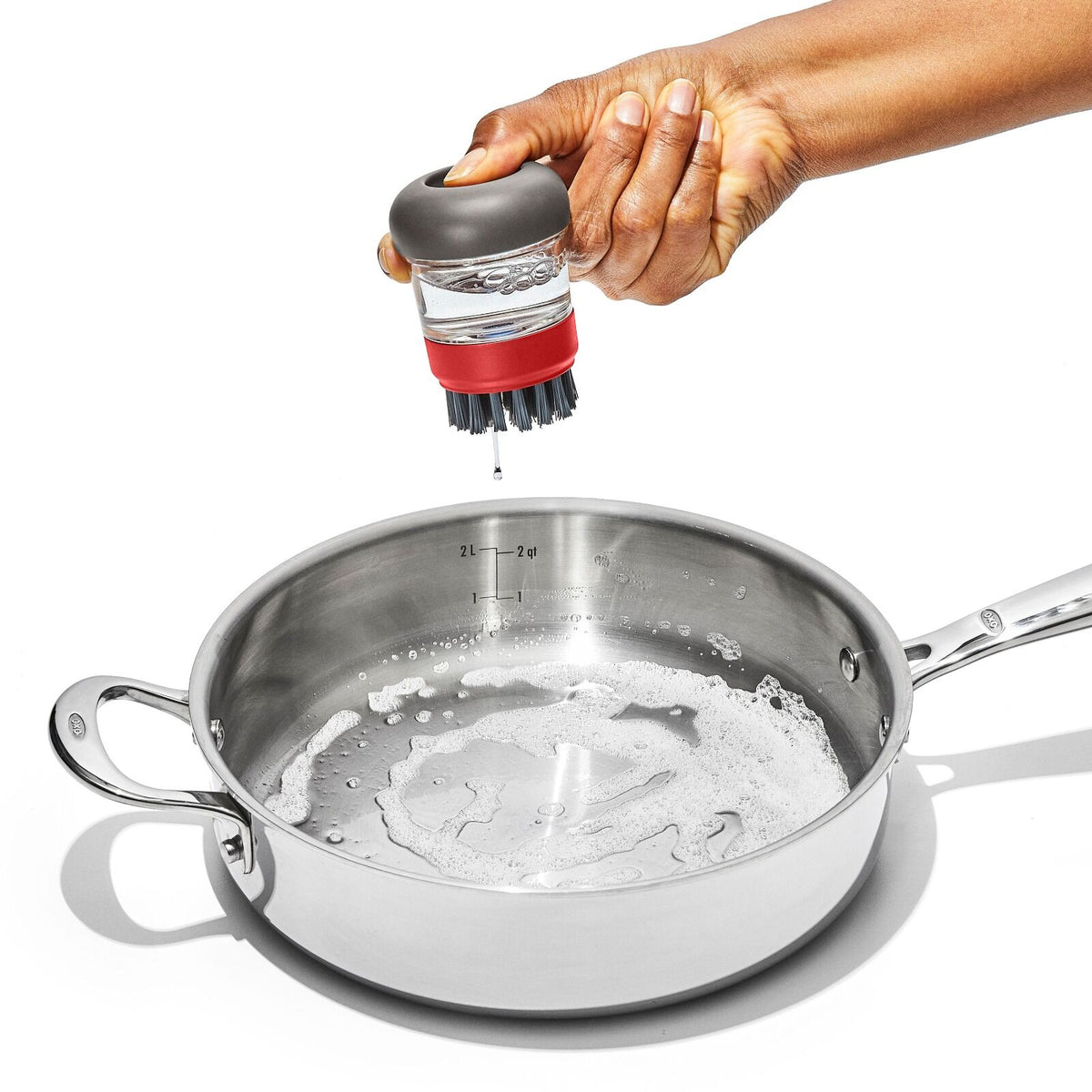 outdoor-soap-dispensing-dish-brush-with-storage-case-e2 odr_9209700_soapdispensingbrush_10.jpg
