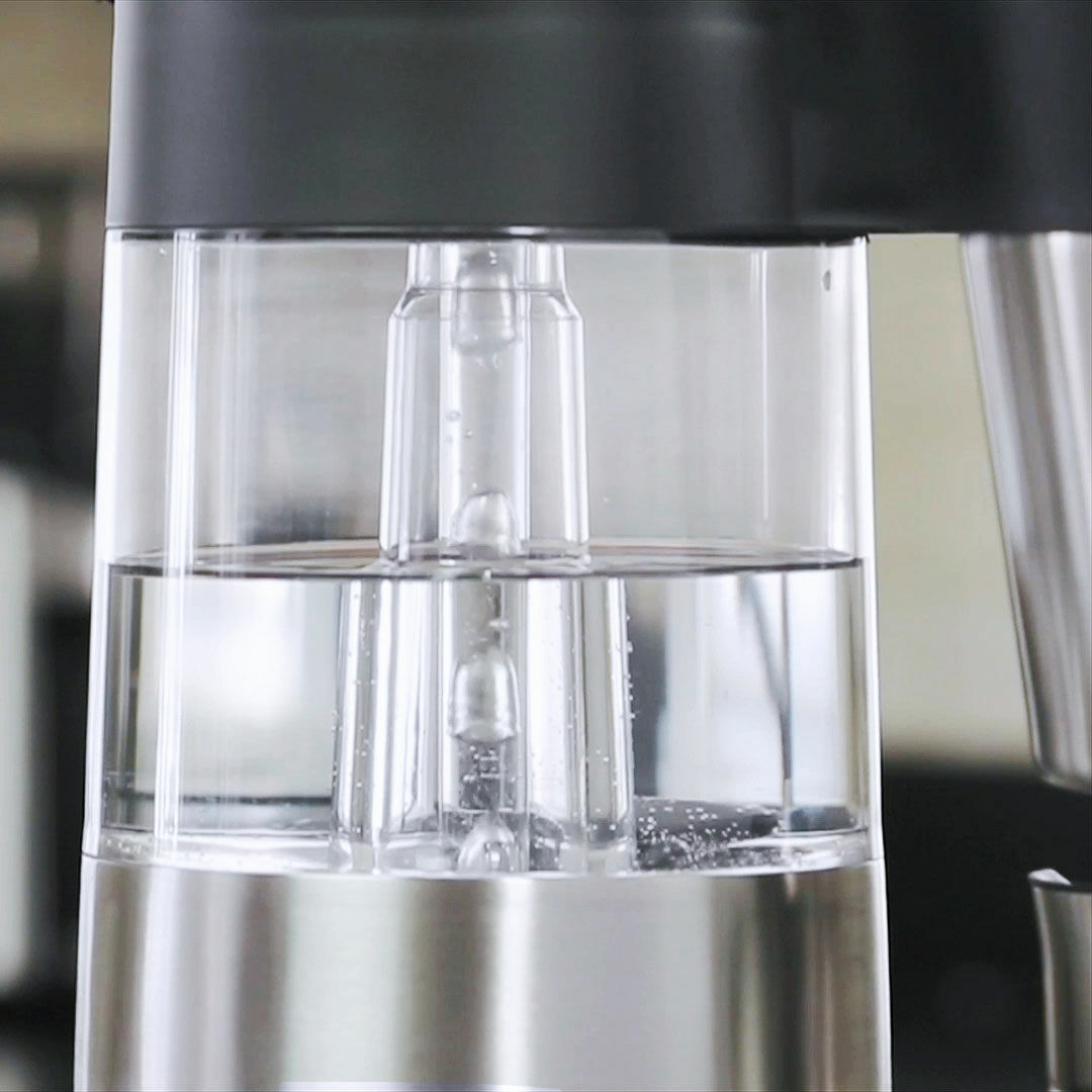 9-cup-coffee-maker-h0 on_8710100_water-tank_1.jpg