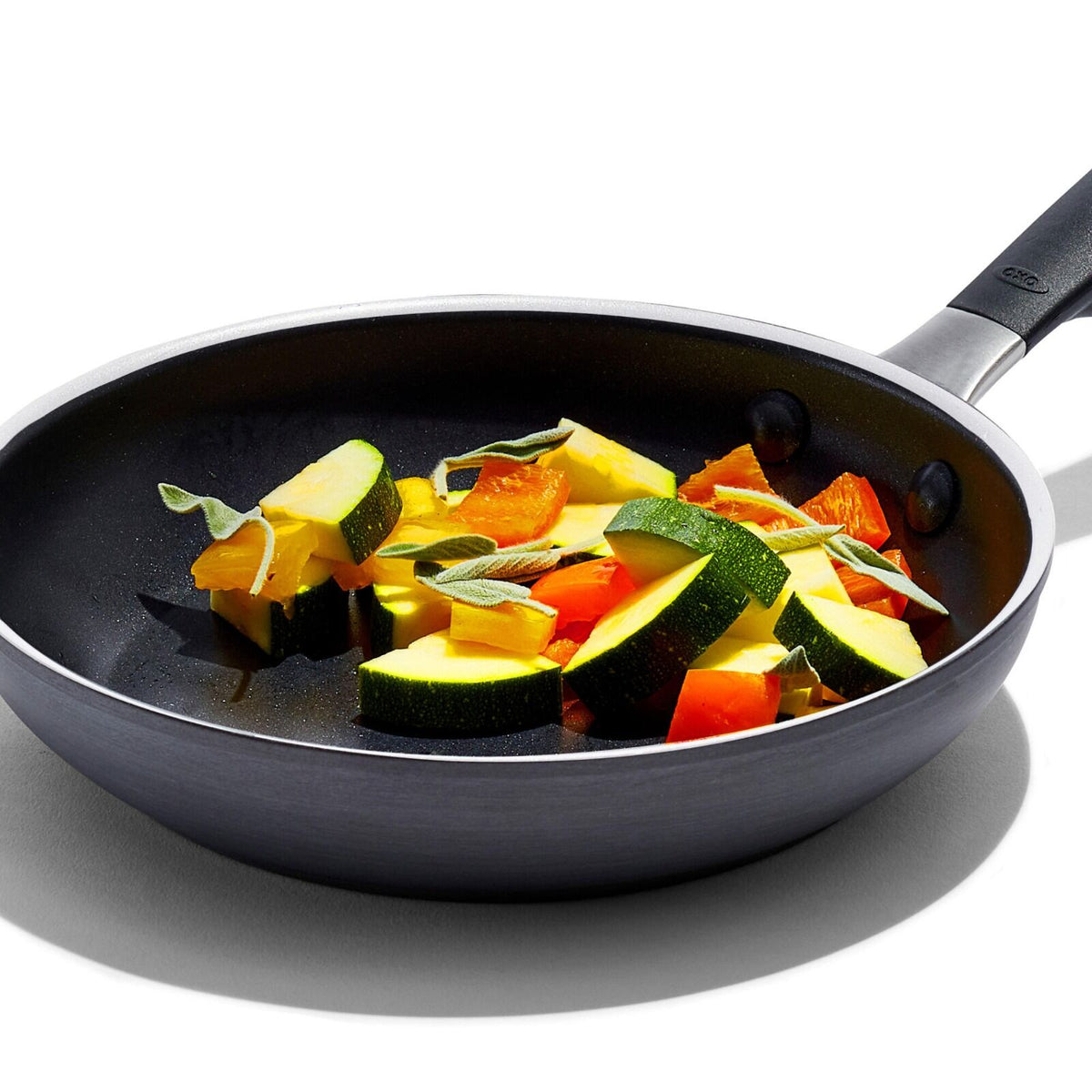non-stick-pro-every-day-8-inch-frypan-g1 oxo_cc010468-001_nonstick-everyday-8in-fry-pan_pdp_03.jpg