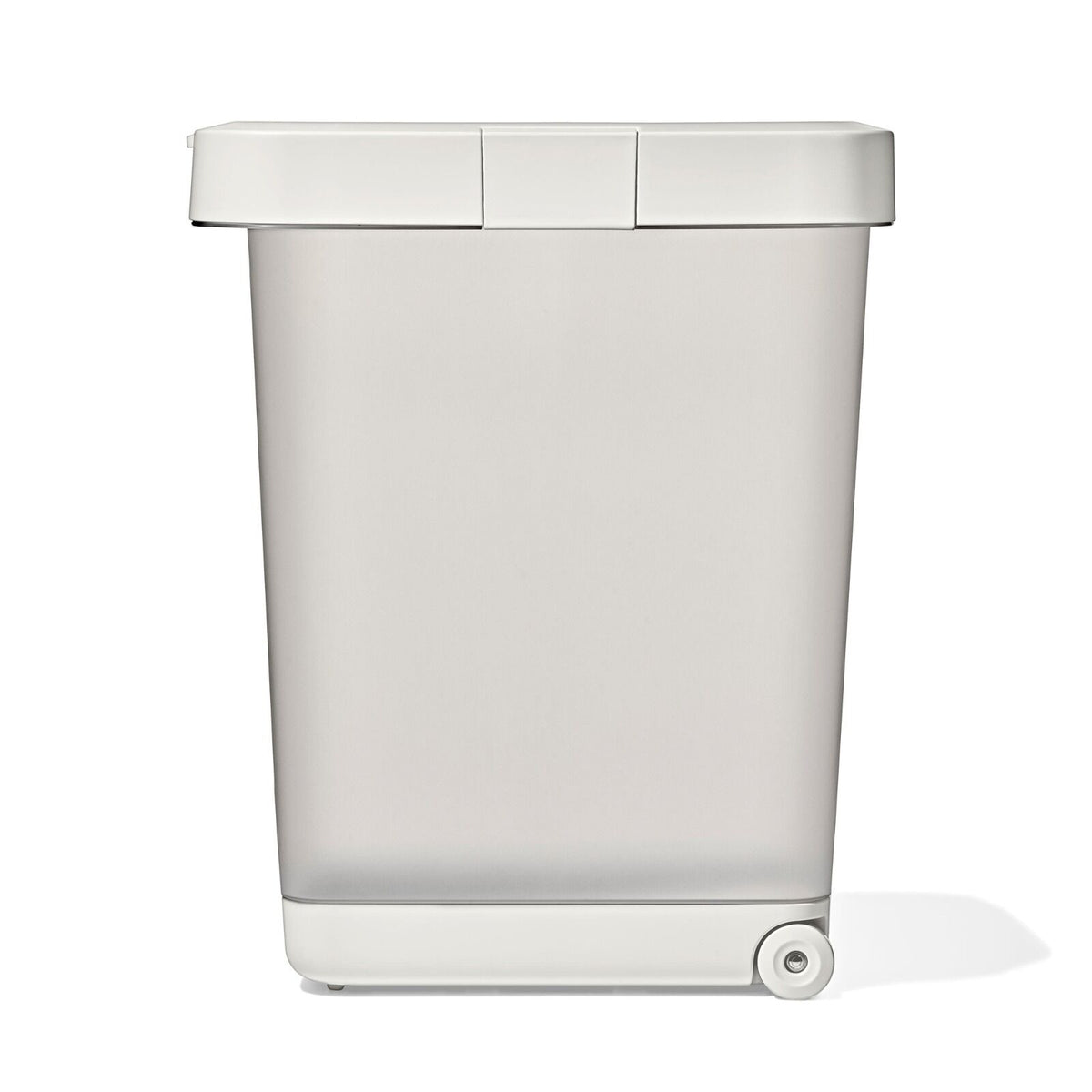 oxo-pet-airtight-food-container-with-scoop-extra-large-o4 pet_7301600_airtight-food-container-extra-large_pdp_07.jpeg