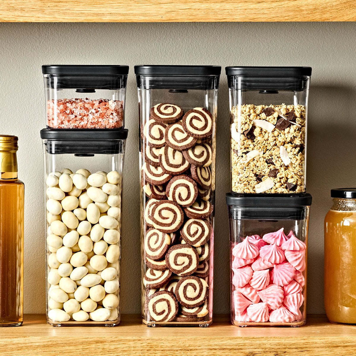 pop-container-rectangle-short-1-7-qt-1-6-l-matte-black-w6 pop-matte-neutrals-black_pdp_05_4_.jpg