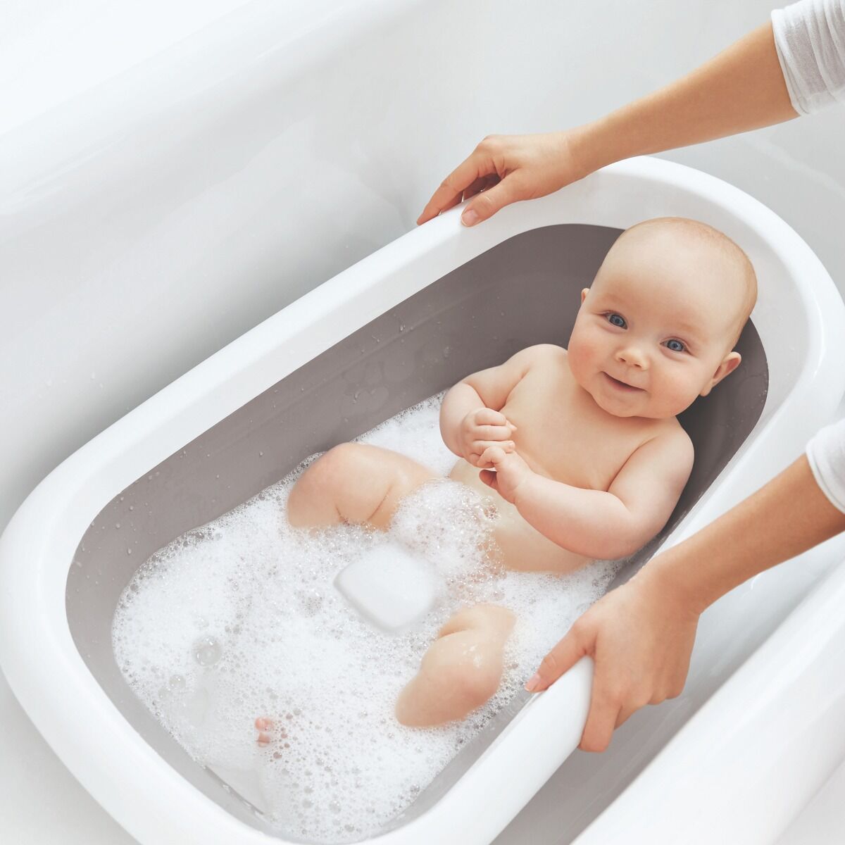 splash-and-store-bathtub-f9 tot_63142700_4g.jpg