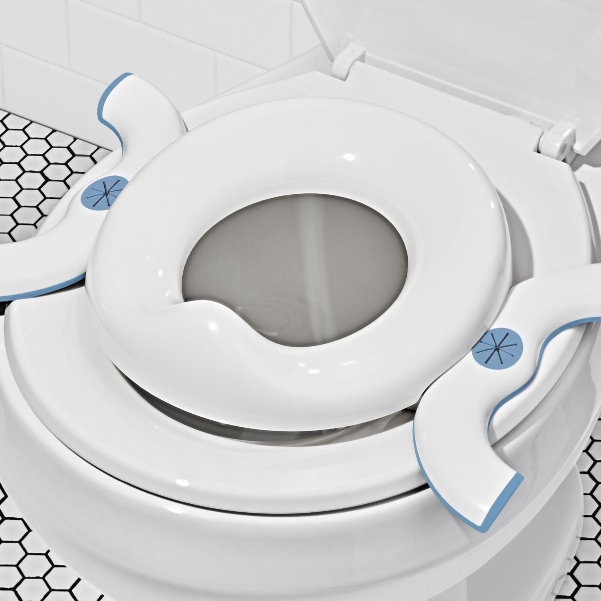 oxo-tot-2-in-1-go-potty-dusk-v9 tot_63172100_2in1-go-potty-dusk_pdp_03.jpeg